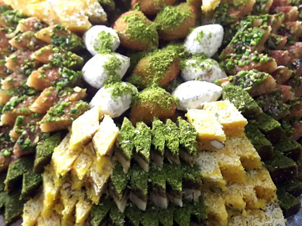 باقلوای یزدی؛ شیرینی با عطر بهشت