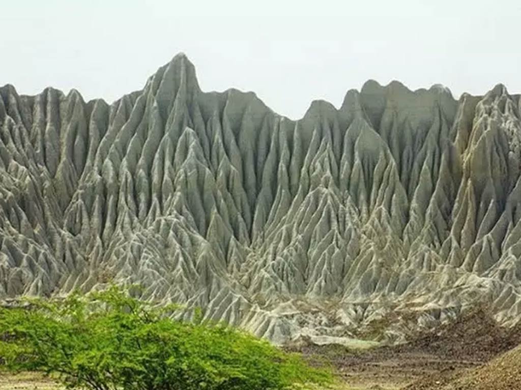 دره تندیس‌ها یا کوه‌های مریخی