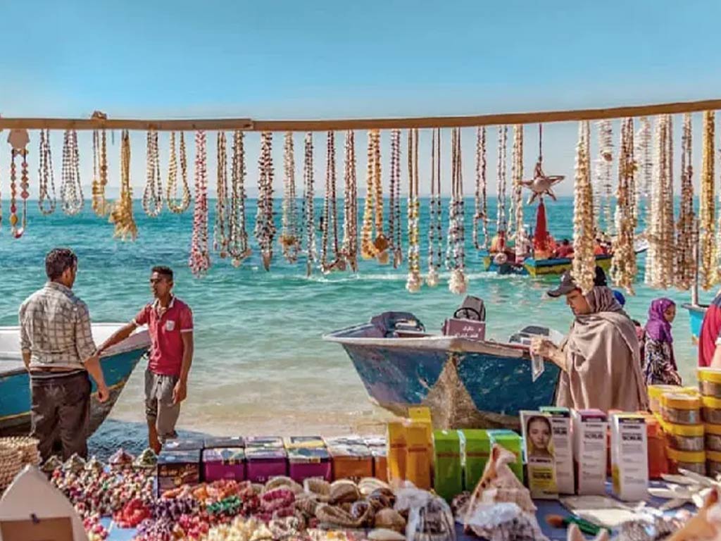 جزیره نقره‌ای هنگام  