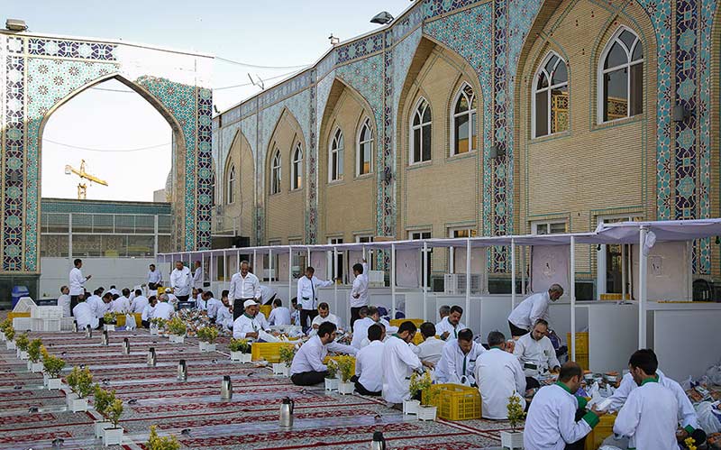 خادمان حرم مطهر