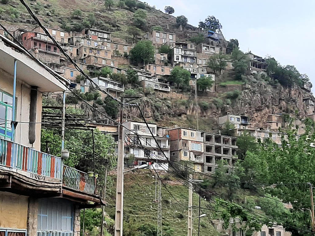 معماری پلکانی اورامان؛ بستری کهن برای آیینی باستانی
