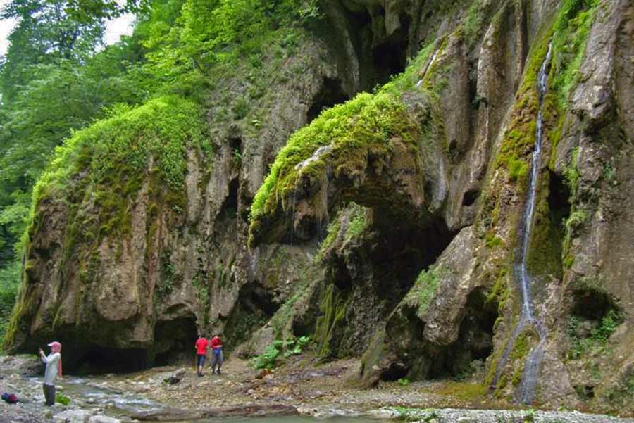 آبشار باران کوه
