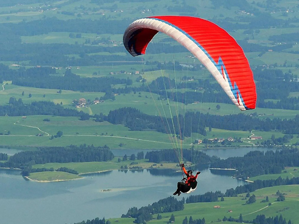 پاراگلایدر سواری