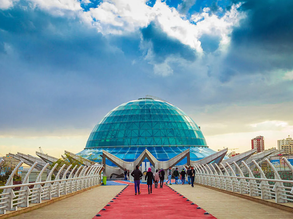 پارک آب و آتش و پل طبیعت