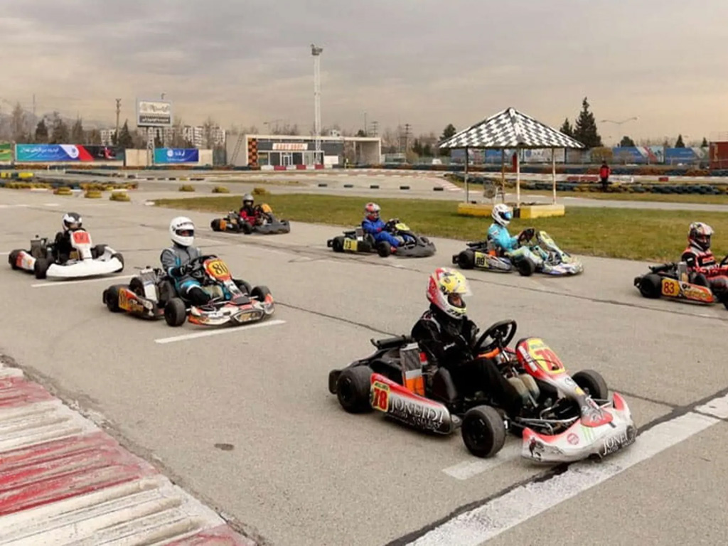 کارتینگ آزادی؛ از جاهای تفریحی تهران برای جوانان