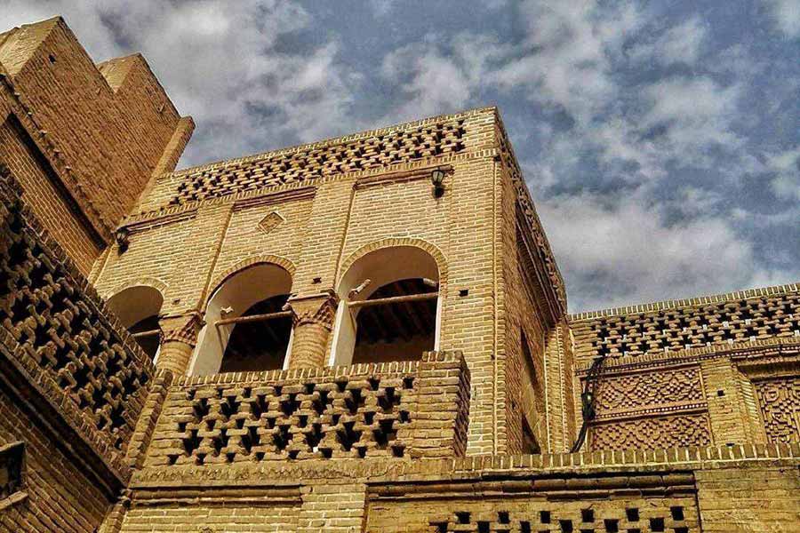 خانه-تاریخی-سوزنگر