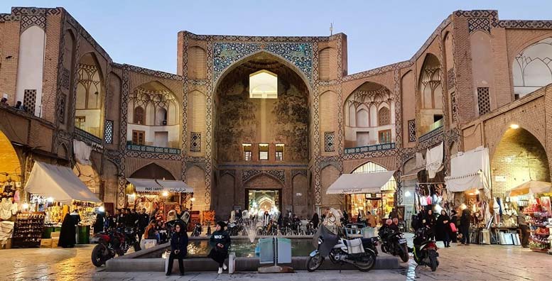 مراکز خرید اصفهان؛ بازار قیصریه