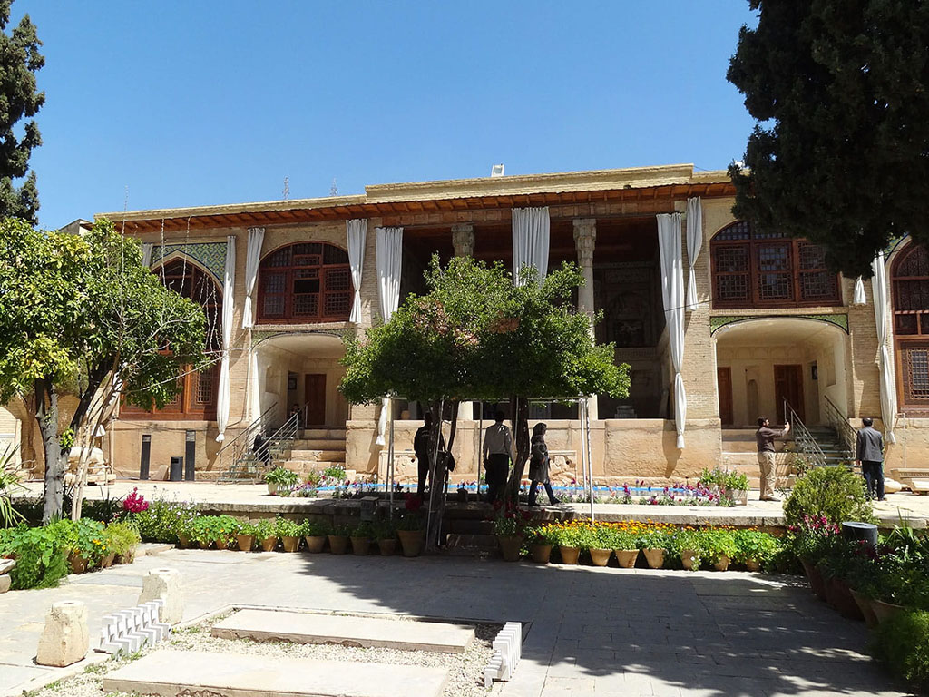 باغ هفت تنان و موزه سنگ