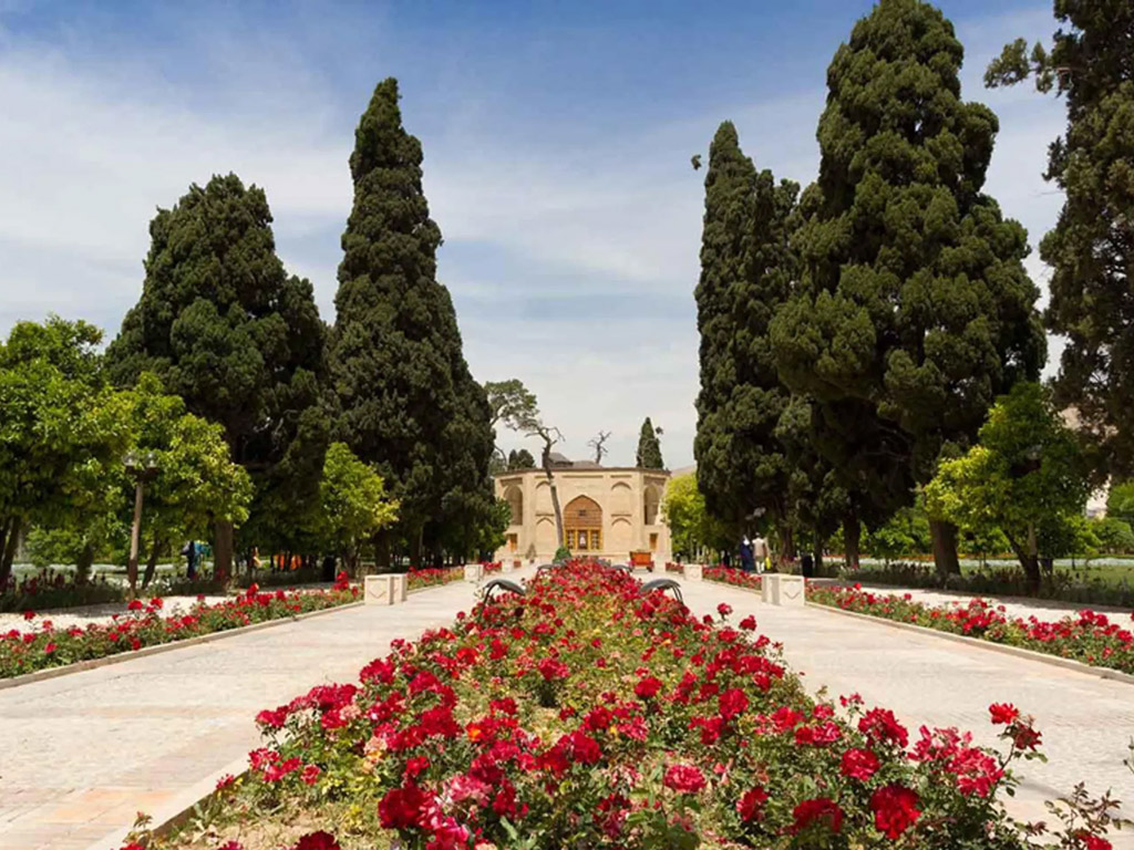 رستوران های نزدیک باغ جهان نما