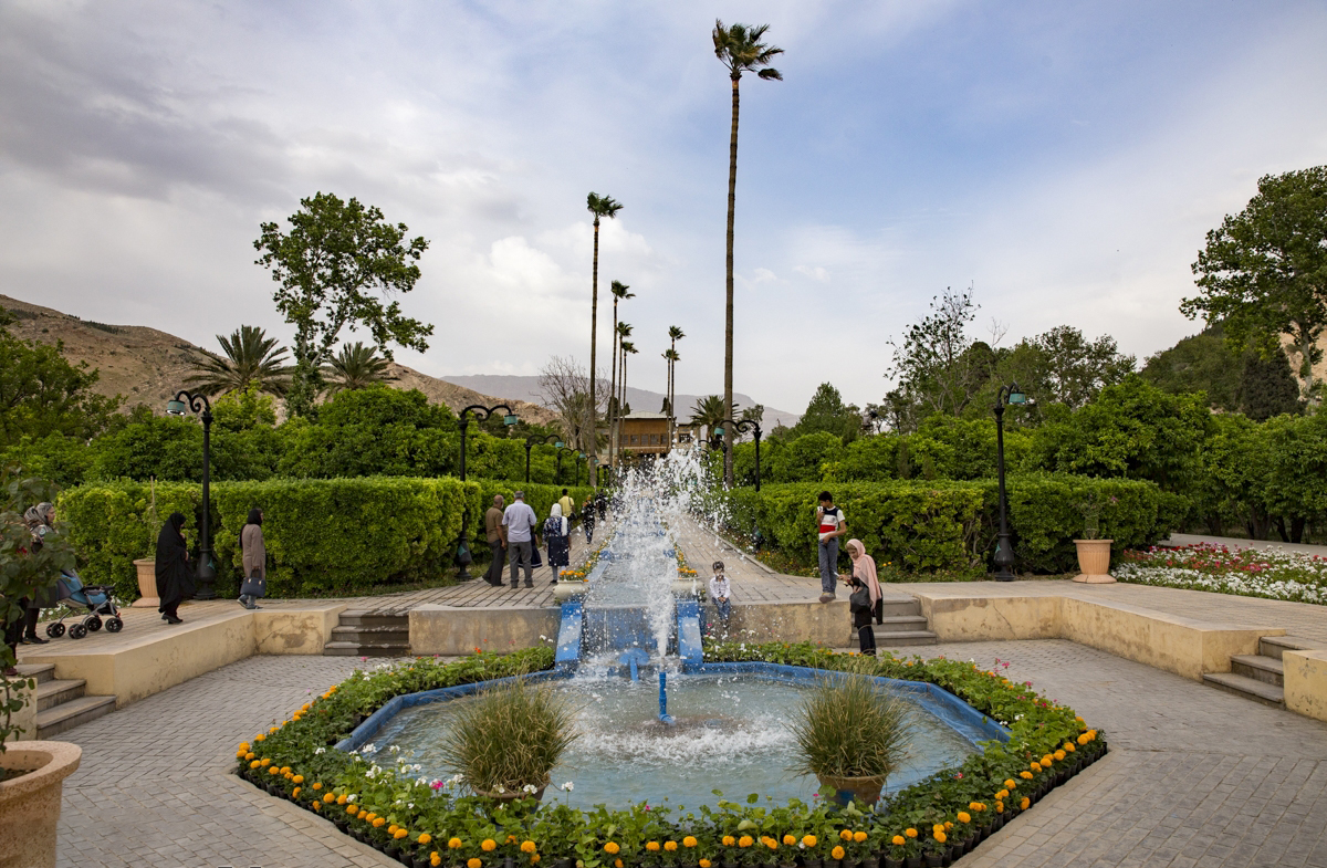 محوطه باغ دلگشا