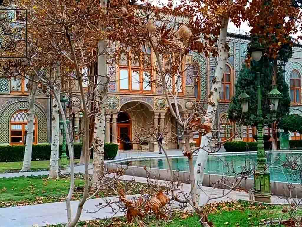 فضای باغ کاخ گلستان