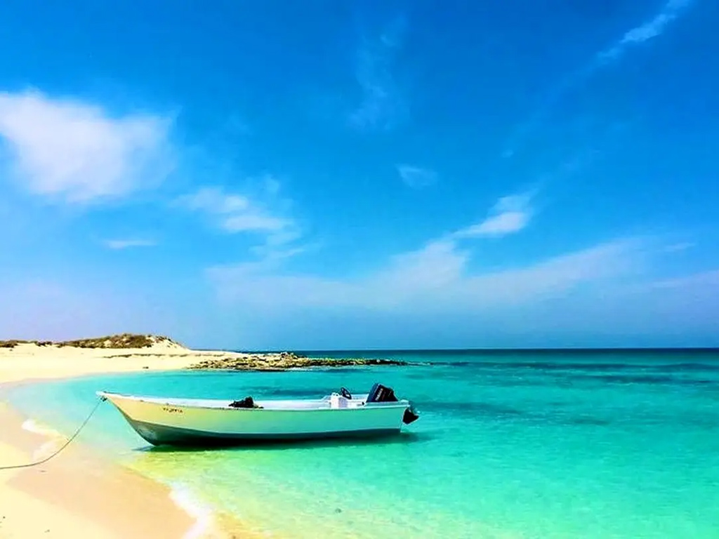 ساحل شیشه ای