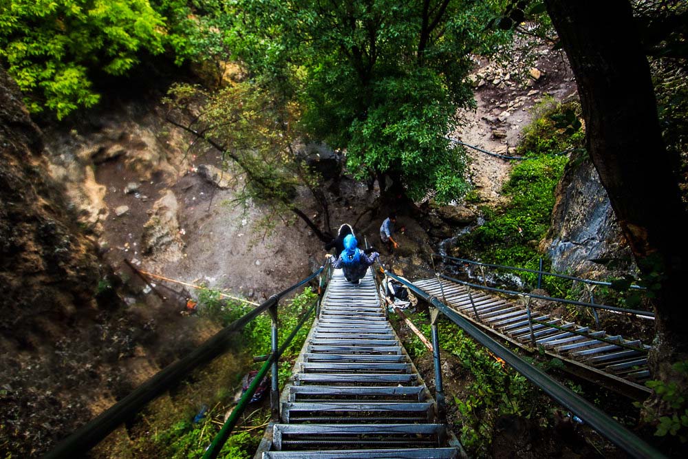 مسیر دسترسی به آبشار ارتکند