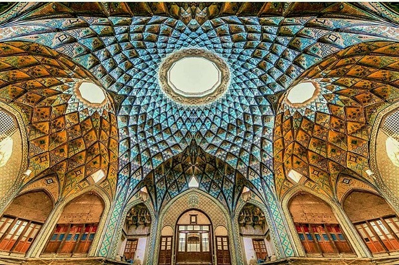 بازار کاشان کجاست؟