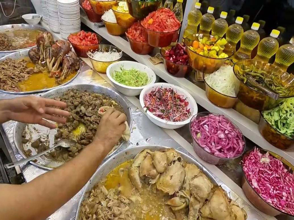 غذاخوری های بازار بزرگ و اطراف