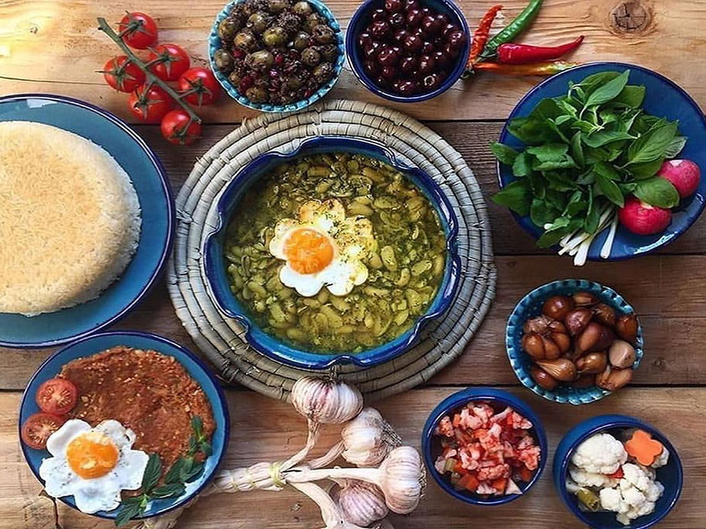 چه غذاهایی را در رستم آباد گیلان امتحان کنیم؟