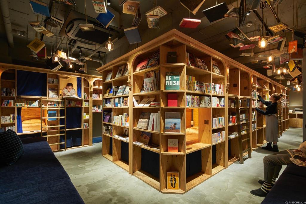 هتل کتابخانه در توکیو