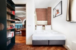 هتل کتابخانه در هلند