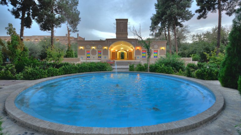 هتل باغ مشیر الممالک یزد از هتل های یزد در سفر به یزد