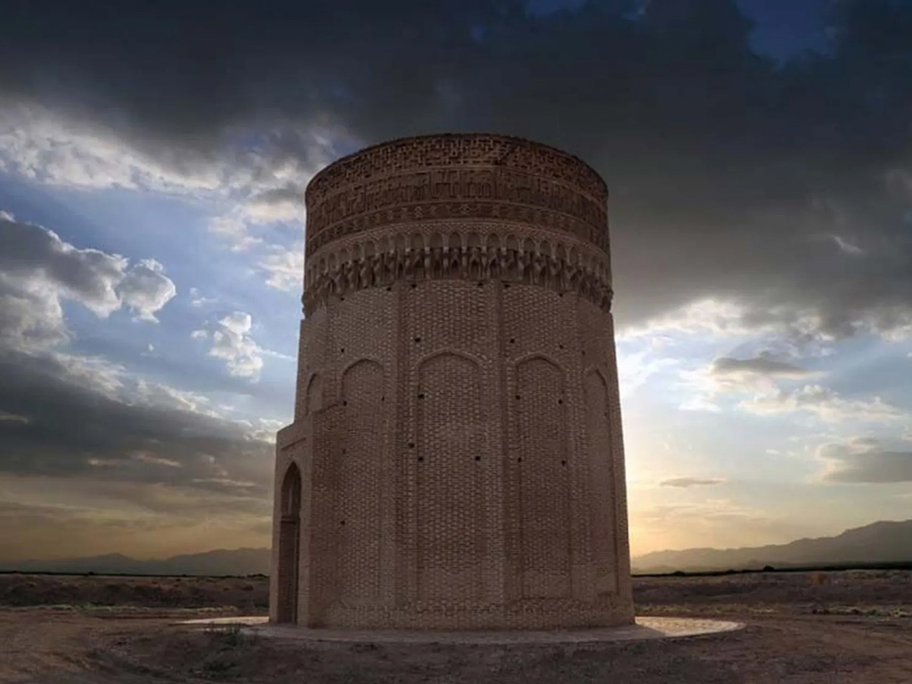 برج طغرل؛ متفاوت در میان مکان های تاریخی تهران