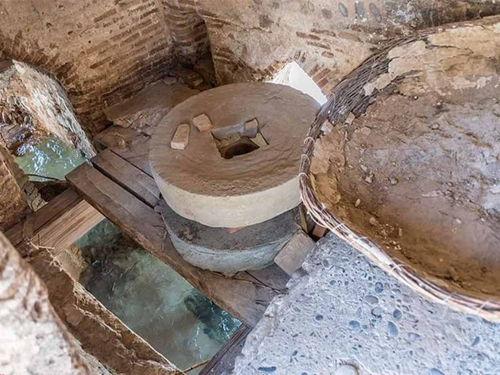 آسیاب آبی
