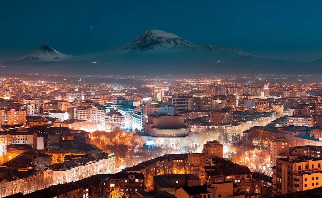 تصویری از ارمنستان در شب