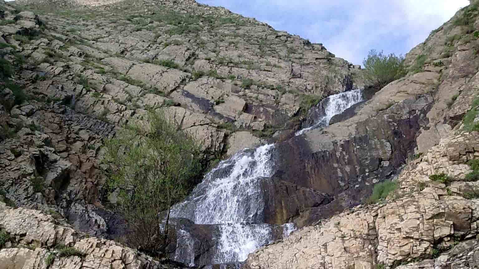 آبشار فصلی چهل پله