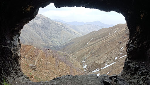 غار بیوک آقا