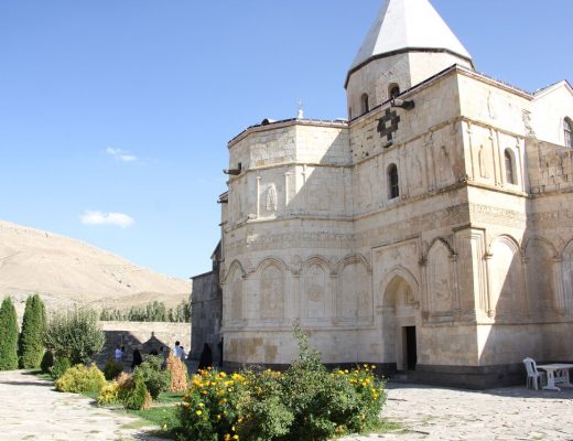 قره کلیسا آذربایجان غربی، کلیسای ارمنی‌ها