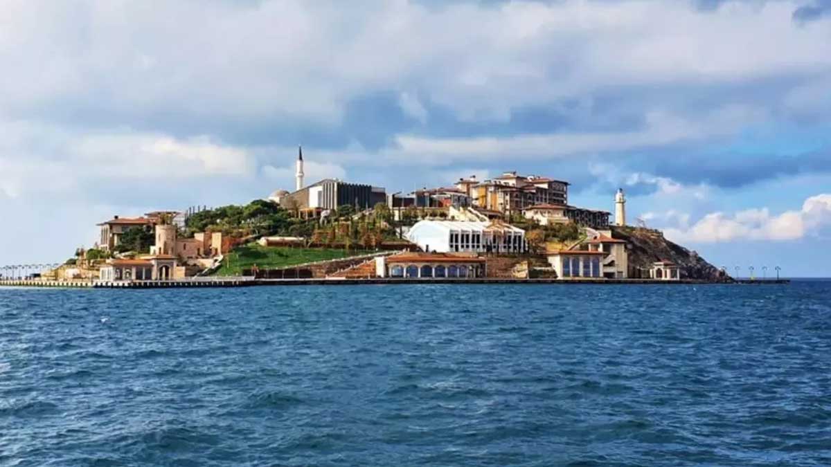 جزیره یاسی ادا: تاریخی پیچیده، طبیعتی زیبا