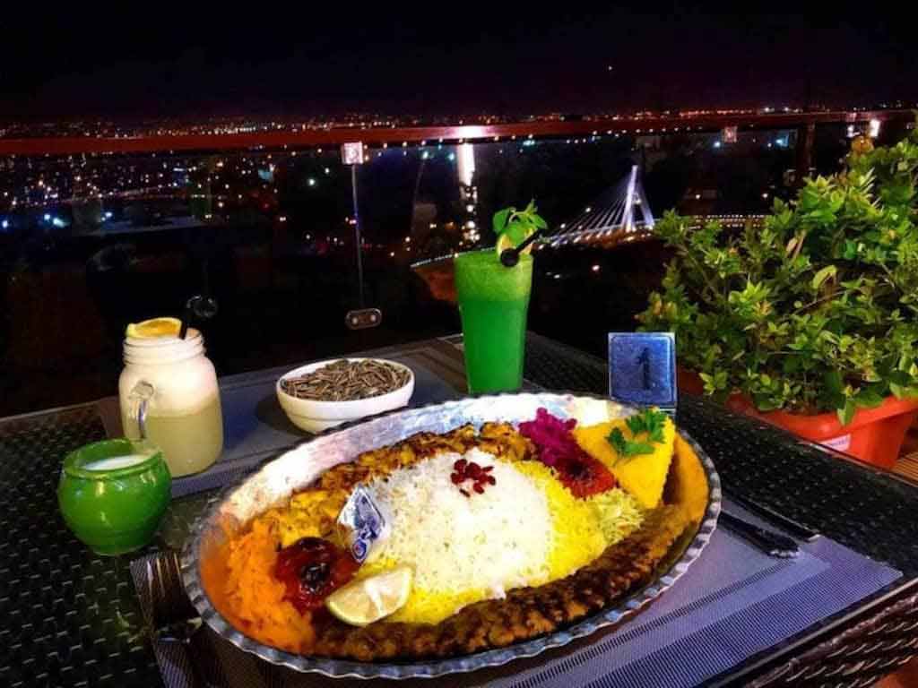 رستوران سنتی ایوان