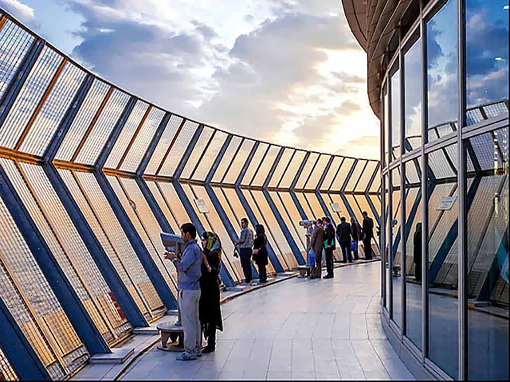 بهترین زمان بازدید از برج میلاد
