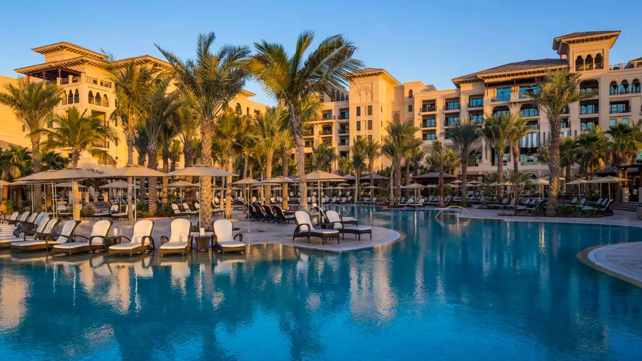 فور سیزن ریزورت ات جمیرا بیچ دبی (Four Seasons Dubai at Jumeirah Beach)