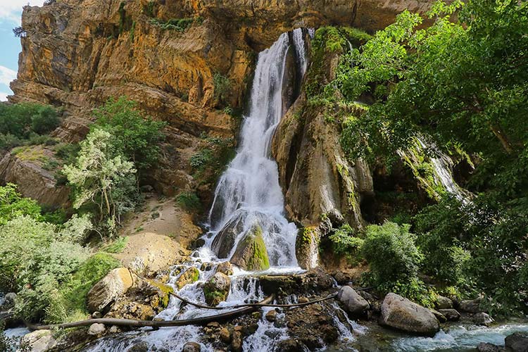 آبشار آب‌سفید الیگودرز(1)