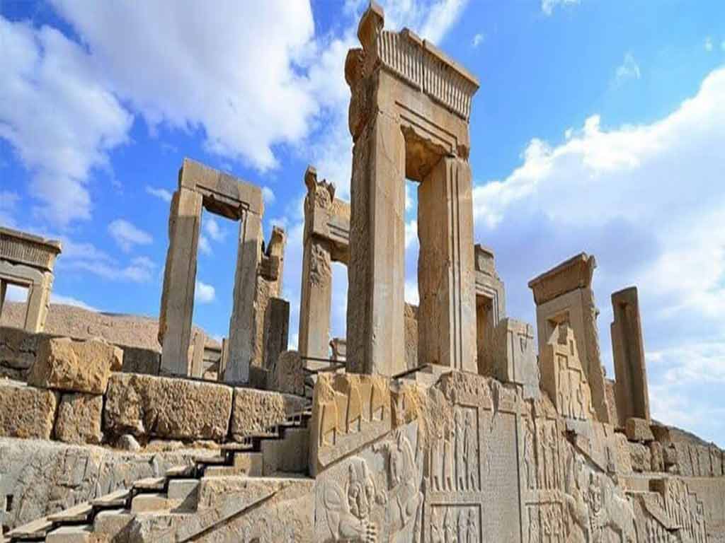 جاهای دیدنی ایران؛ تخت جمشید فارس