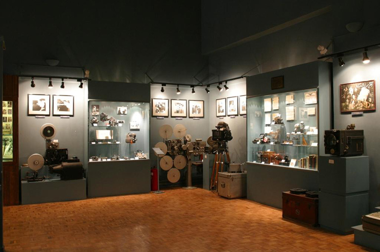 Display of old equipment used in Iranian cinemta